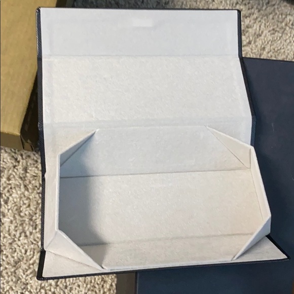 Sunglasses - Picture 7 of 10